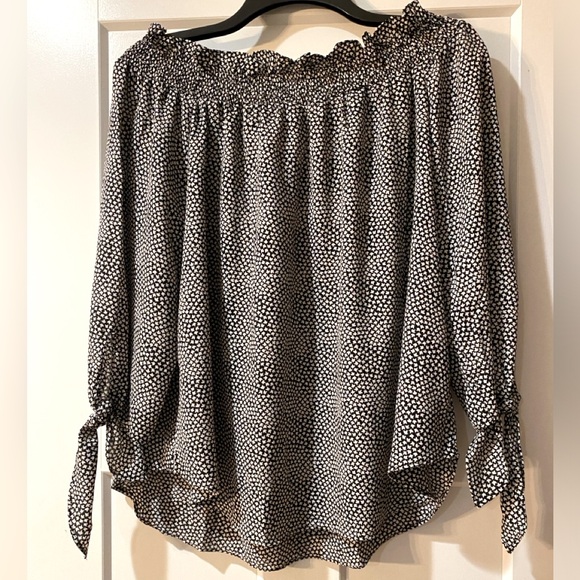 Michael Kors black/white print off the shoulder blouse, size L - Picture 1 of 3